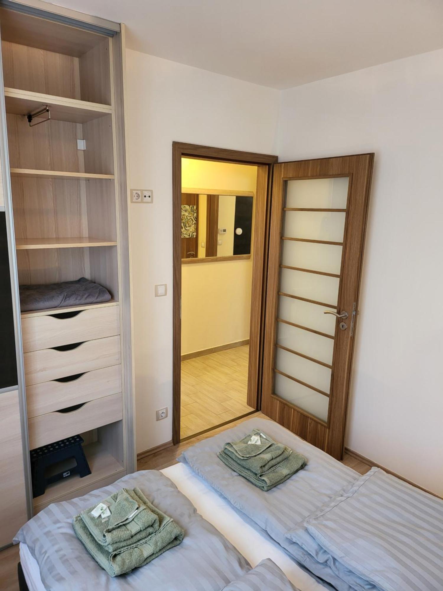 Triangol Apartman: Fuerdo, Belvaros, Egyetem غيور المظهر الخارجي الصورة