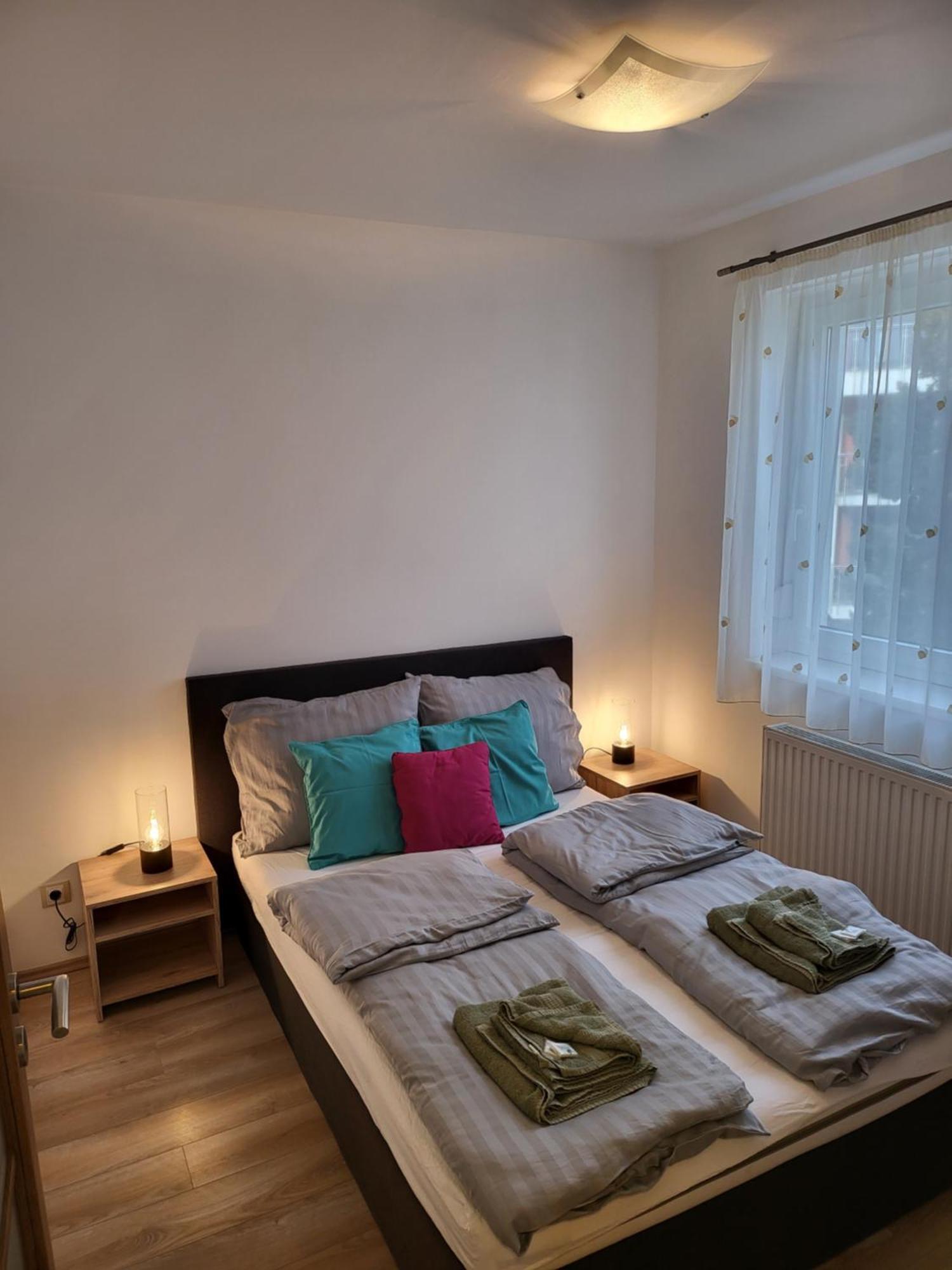 Triangol Apartman: Fuerdo, Belvaros, Egyetem غيور المظهر الخارجي الصورة
