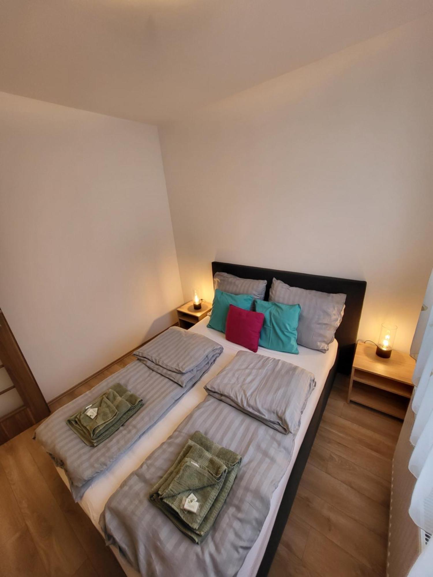 Triangol Apartman: Fuerdo, Belvaros, Egyetem غيور المظهر الخارجي الصورة