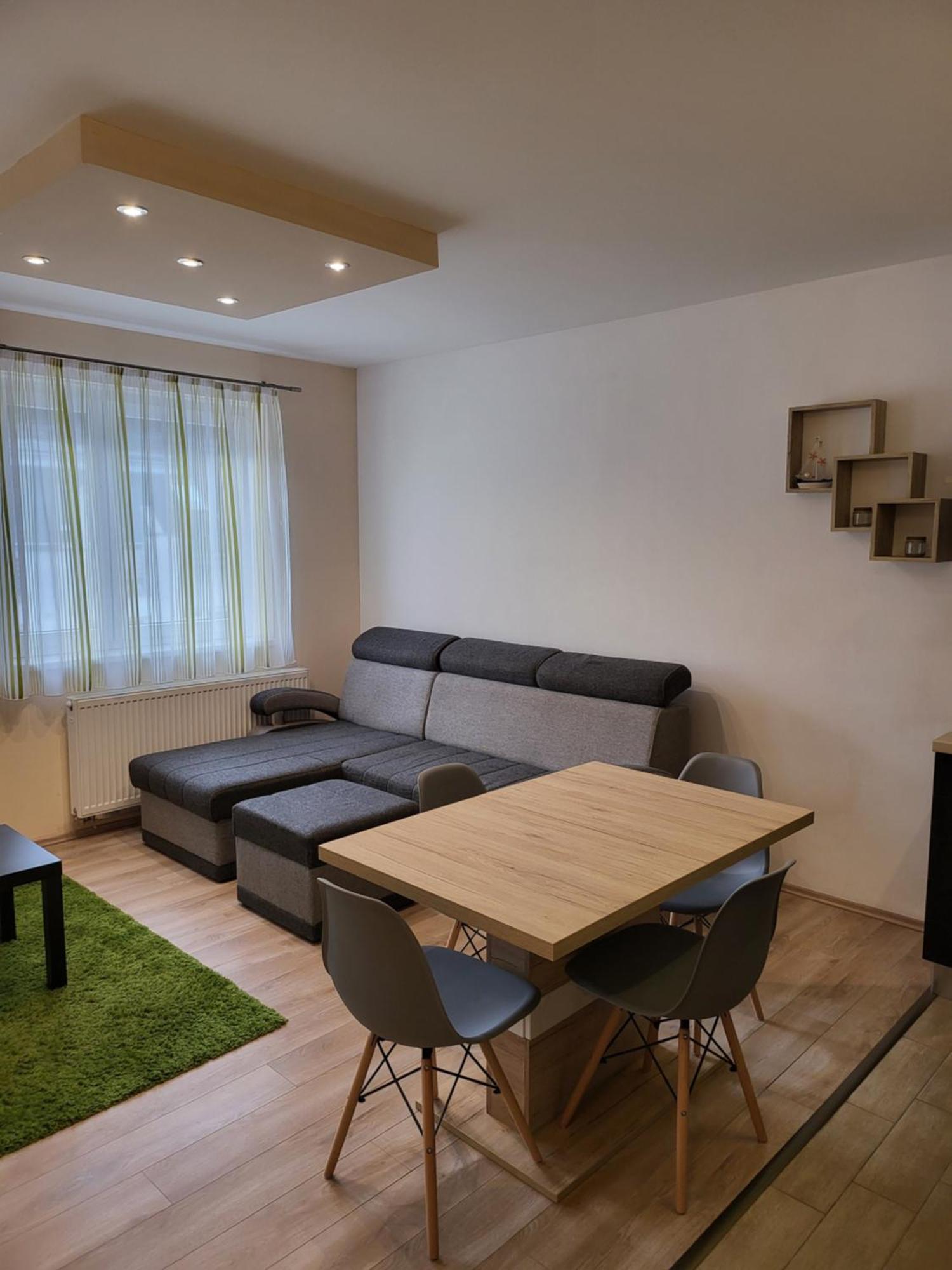 Triangol Apartman: Fuerdo, Belvaros, Egyetem غيور المظهر الخارجي الصورة